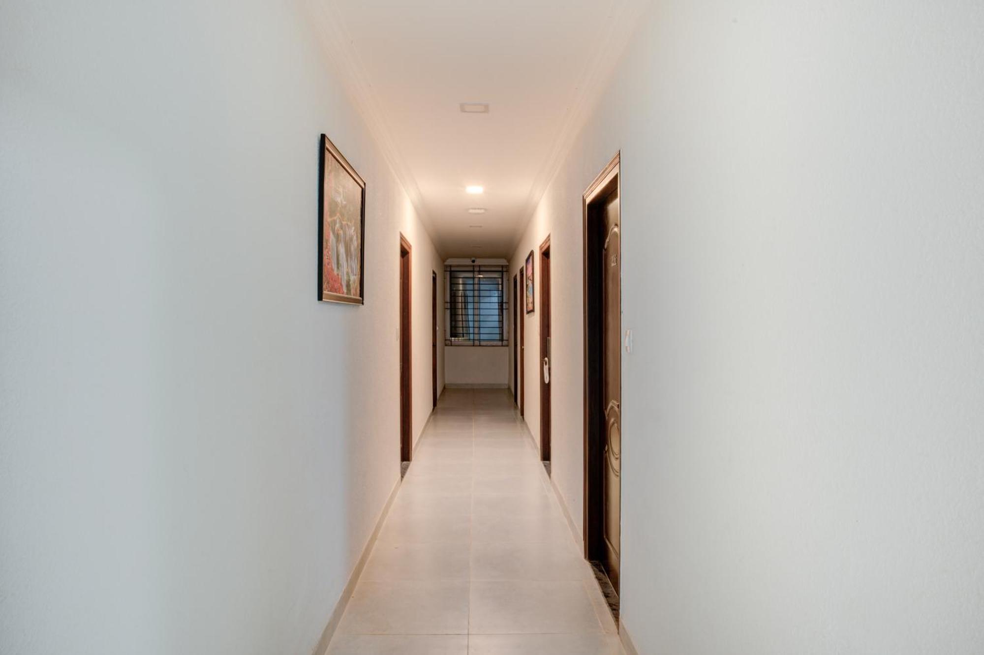 Hotel Sterling Inn Bangalore International Airport Yelahanka Экстерьер фото