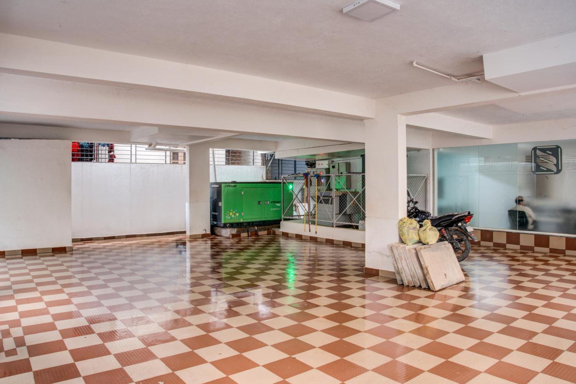 Hotel Sterling Inn Bangalore International Airport Yelahanka Экстерьер фото